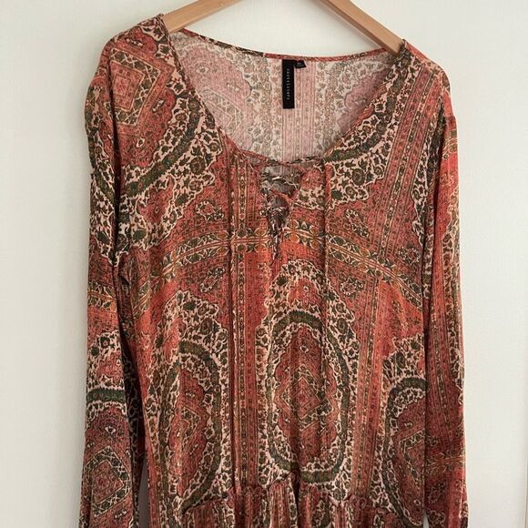Knot Sisters Haight Street Dress in Red/Orange Paisley - Picture 3 of 7